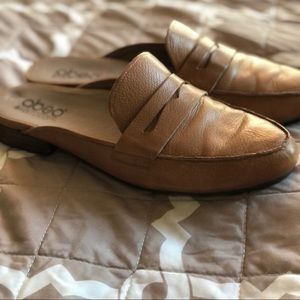 Abeo “Jasmine” leather mule slides. - EUC